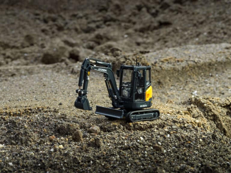 HX35Az Mini Excavator Miniature 1:50
